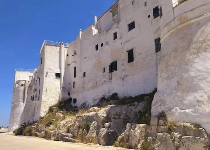 800 Charme & Luxury * 奥斯图尼